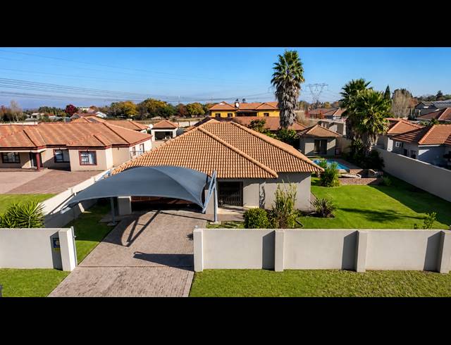 3 BEDROOM HOUSE FOR SALE IN THREE RIVERS EAST